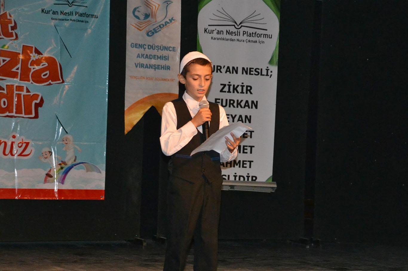 "Çocuklarımızı namazla tanıştırmak zorundayız" "Çocuklarımızı namazla tanıştırmak zorundayız"